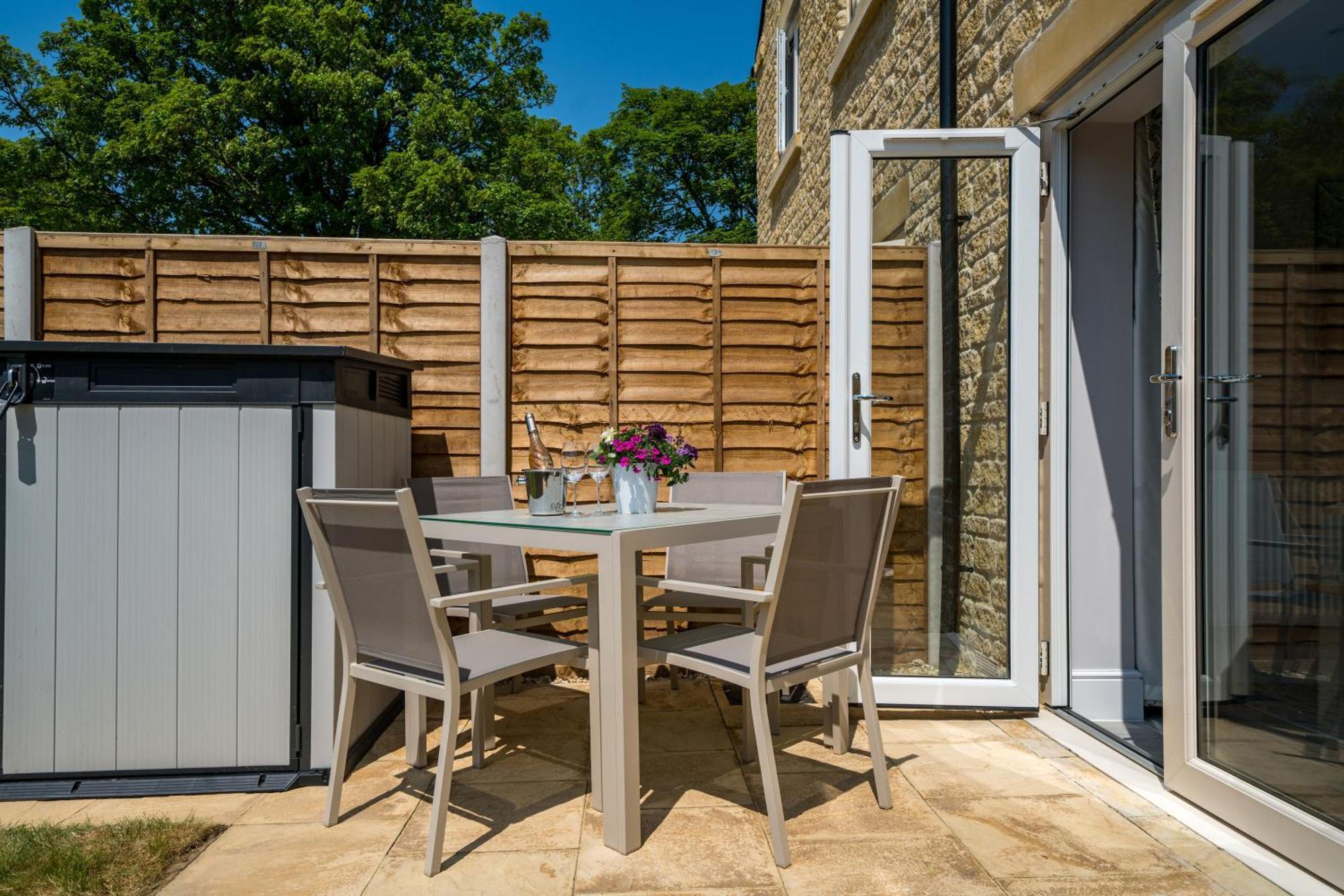 Fleming Cottage - Contemporary Cotswold Home Upper Rissington المظهر الخارجي الصورة