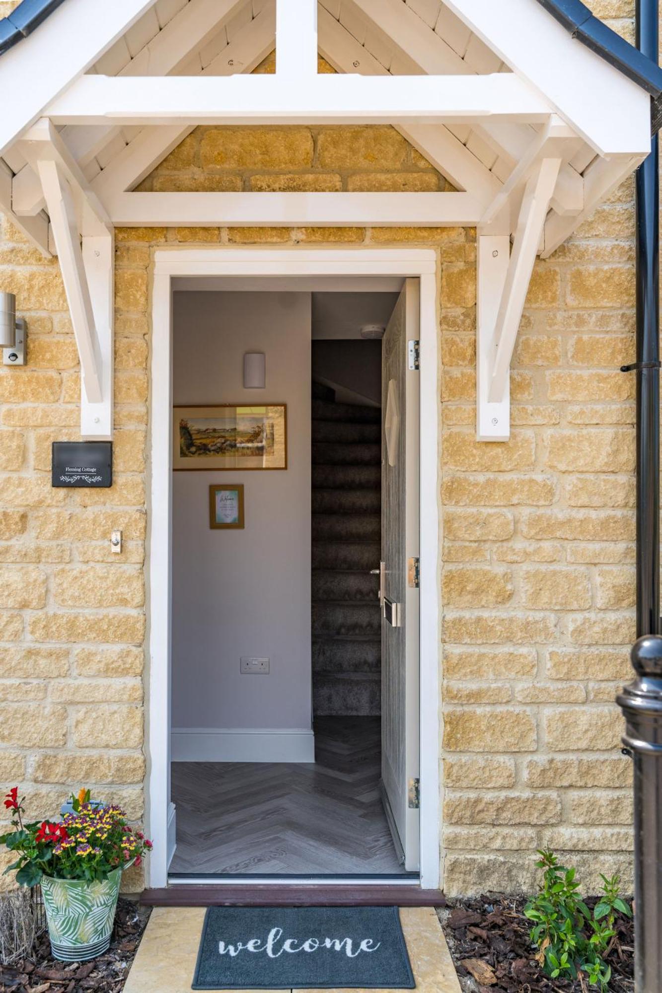 Fleming Cottage - Contemporary Cotswold Home Upper Rissington المظهر الخارجي الصورة